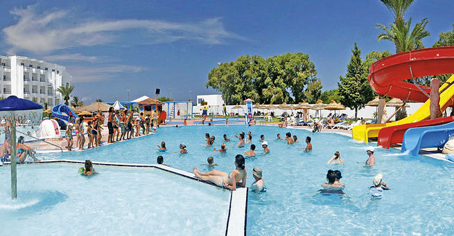 Daphne Club Skanes Beach***