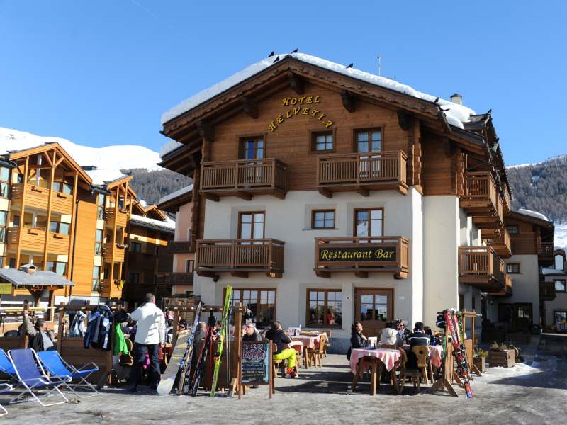FREE SKI Hotel HELVETIA